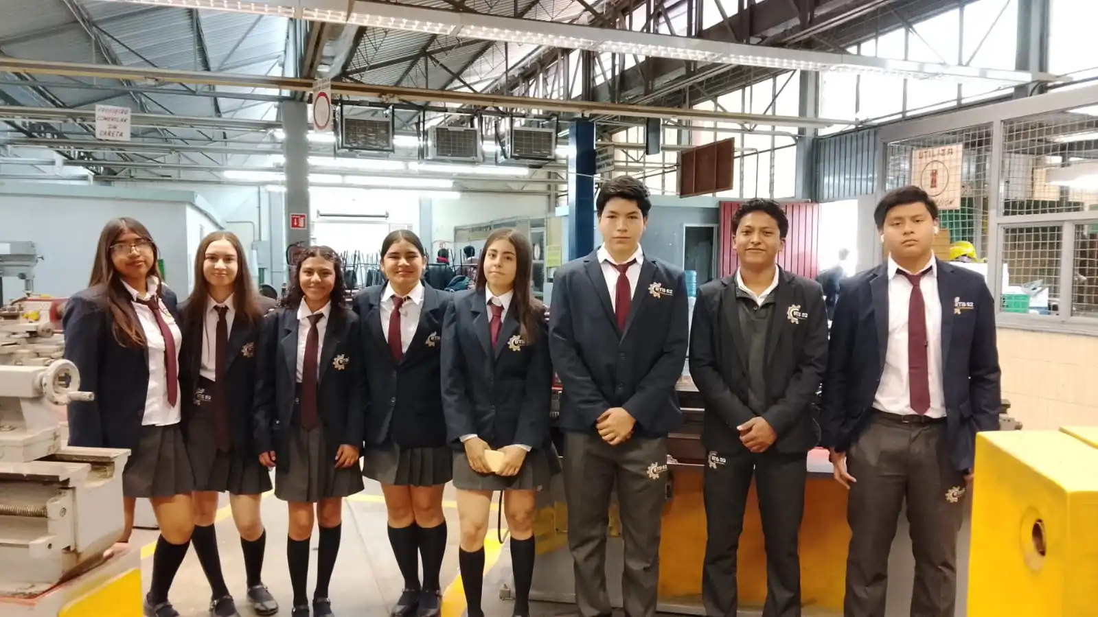 estudiantes construyendo el futuro